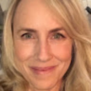 Meet your Posher, Dena